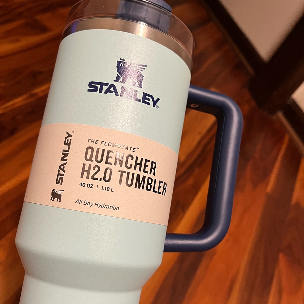 Limited edition 40 oz stanley cup watercolor blue, NEW - Picture 2 of 9